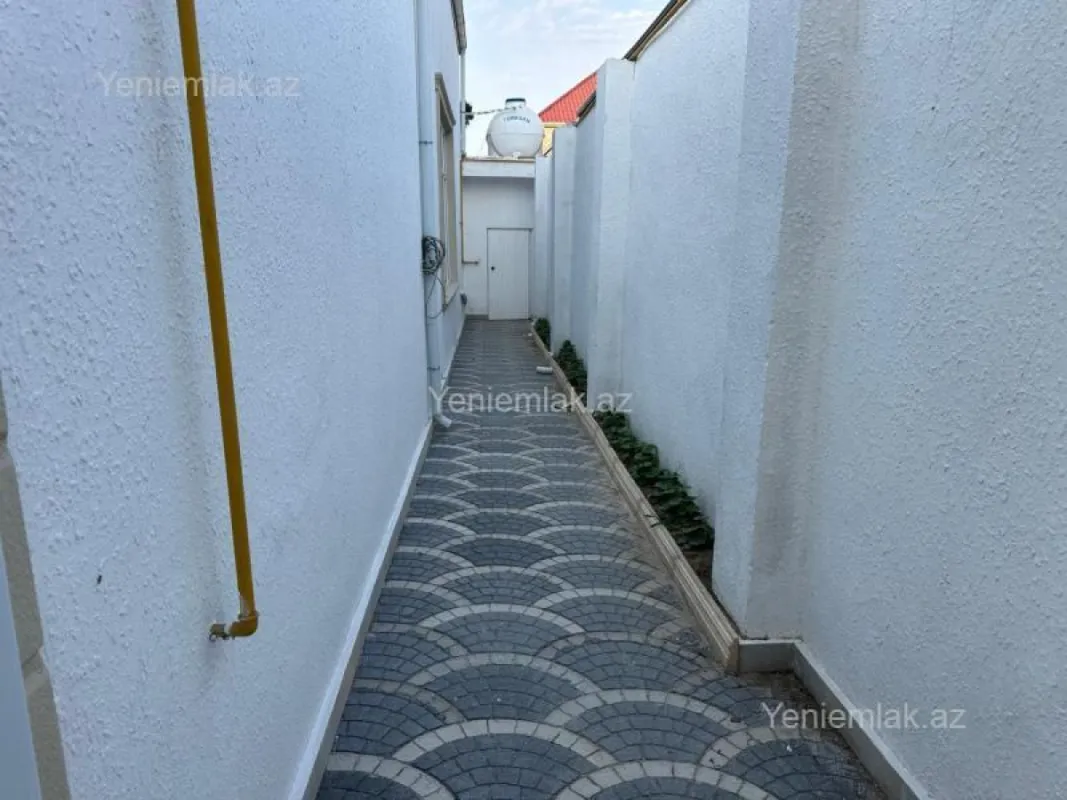 Satılır 4 otaqlı həyət evi 165 m²