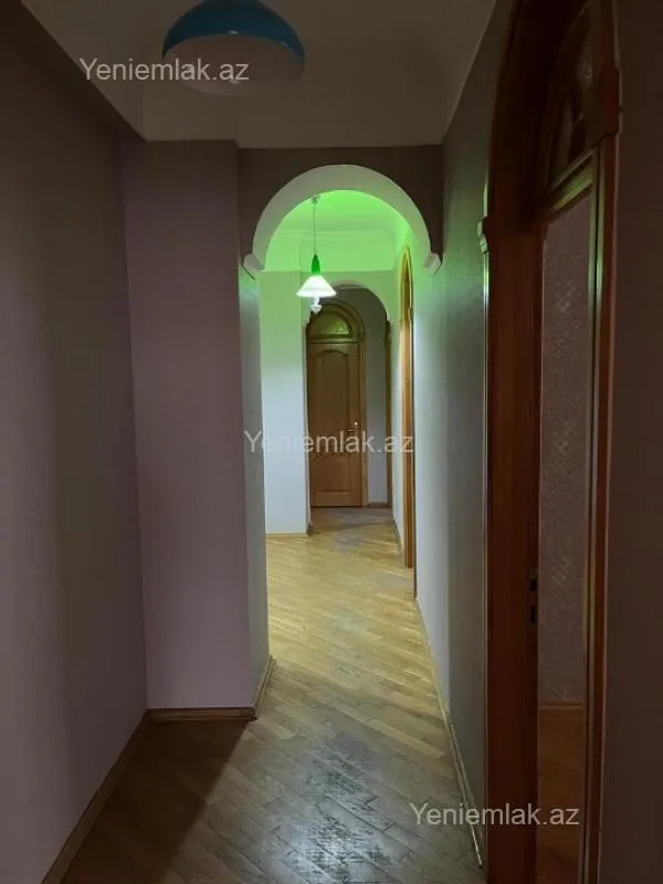 Satılır 3 otaqlı yeni tikili 130 m²