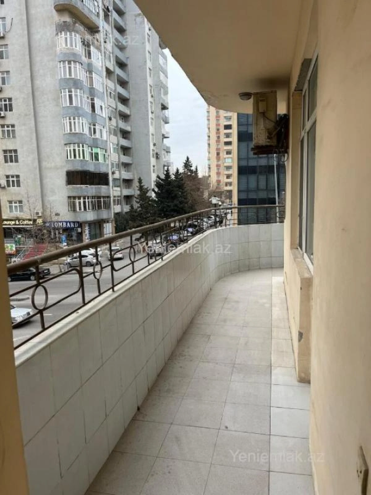 Satılır 3 otaqlı yeni tikili 130 m²