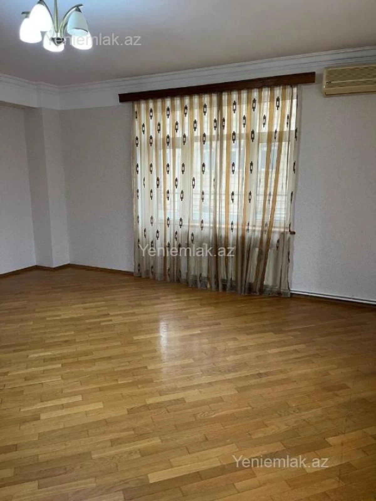 Satılır 3 otaqlı yeni tikili 130 m²