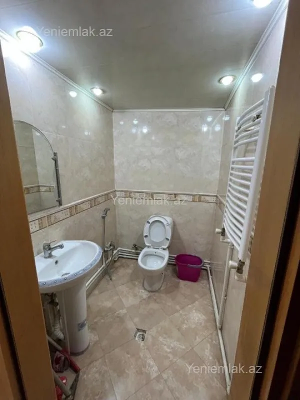 Satılır 3 otaqlı yeni tikili 130 m²