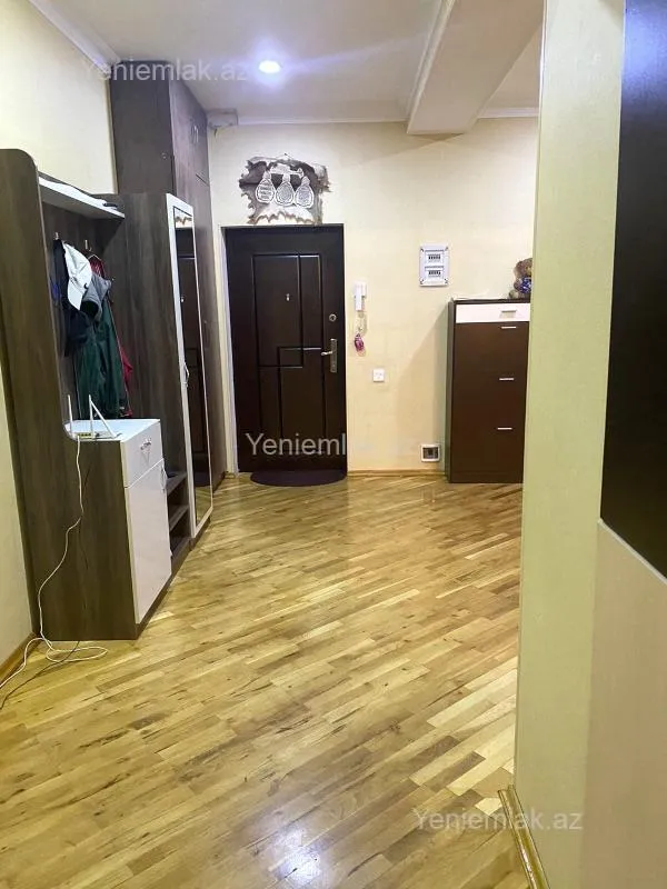 Satılır 3 otaqlı yeni tikili 110 m²
