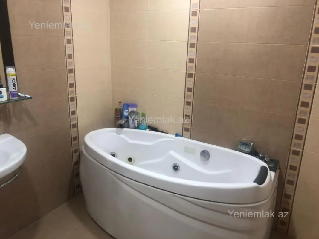 Satılır 3 otaqlı yeni tikili 110 m²