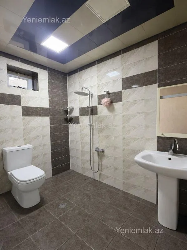 Satılır 5 otaqlı həyət evi 191 m²