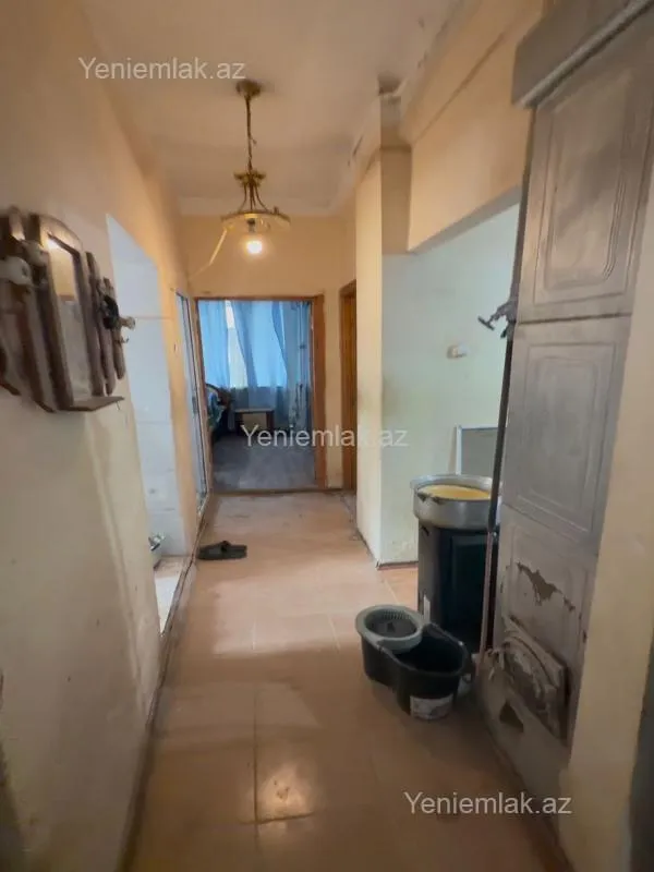 Satılır 3 otaqlı köhnə tikili 75 m²