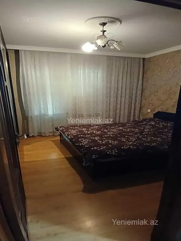 Satılır 5 otaqlı köhnə tikili 125000 m²