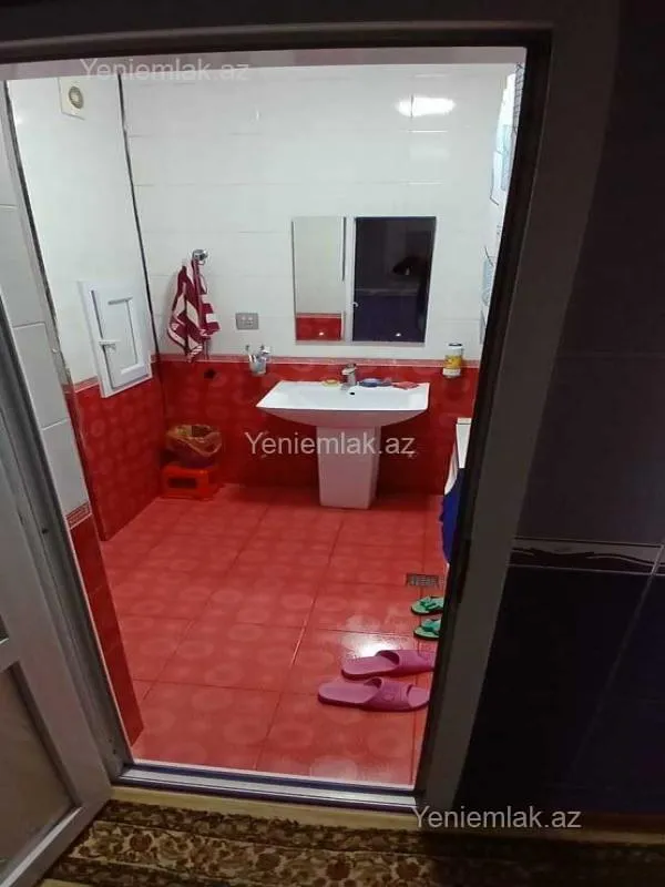 Satılır 5 otaqlı köhnə tikili 125000 m²