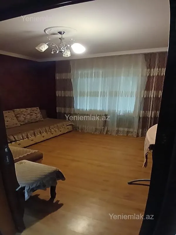 Satılır 5 otaqlı köhnə tikili 125000 m²