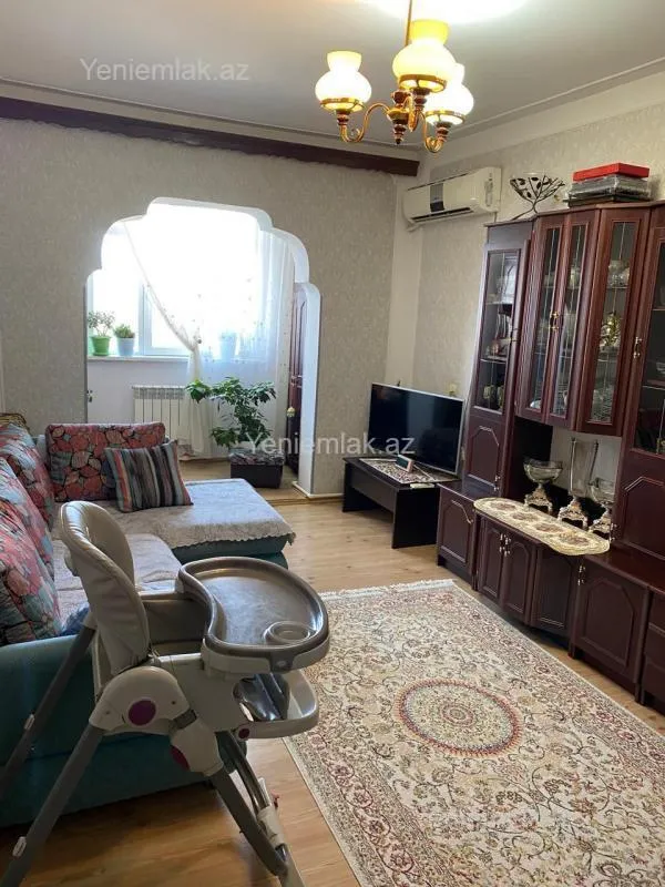 Satılır 3 otaqlı köhnə tikili 100 m²