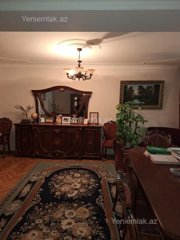 Satılır 5 otaqlı köhnə tikili 116 m²