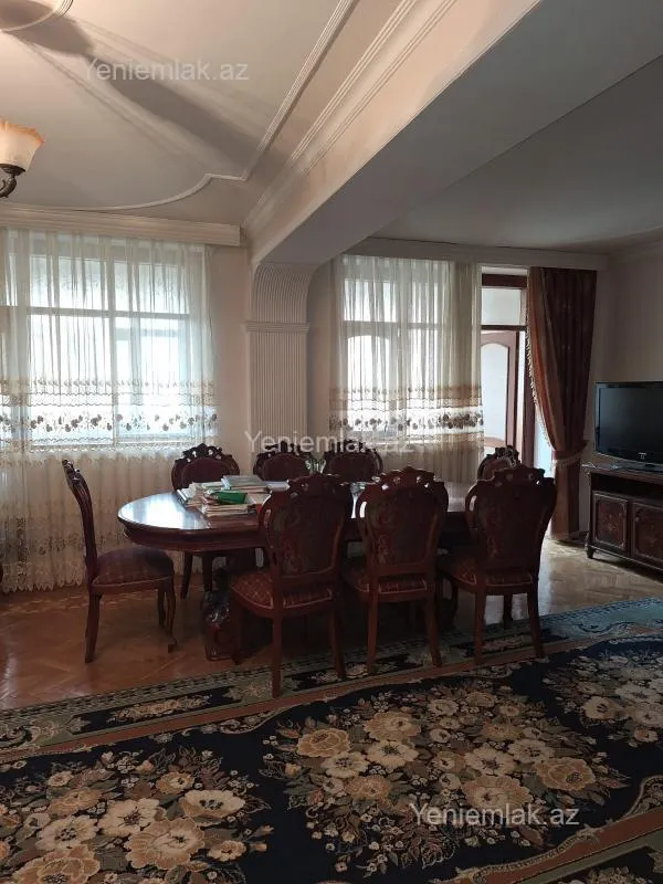 Satılır 5 otaqlı köhnə tikili 116 m²