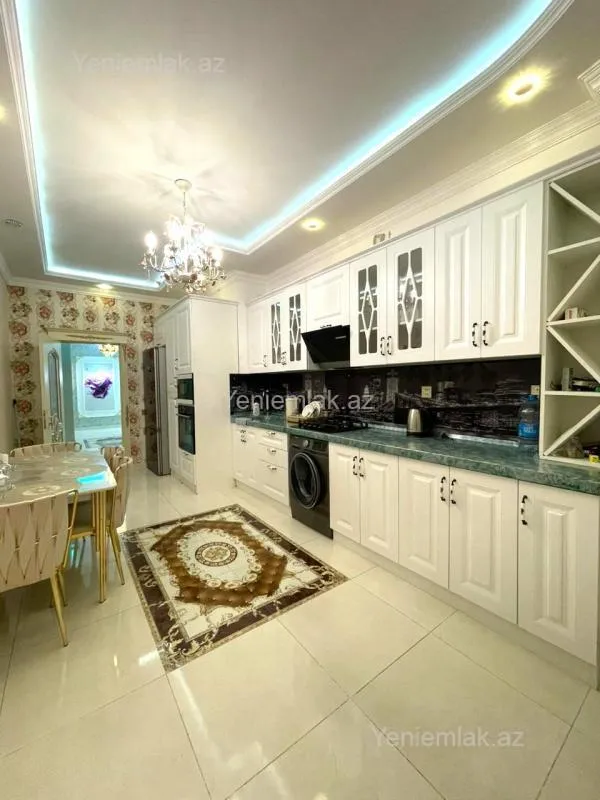 Satılır 3 otaqlı yeni tikili 165 m²