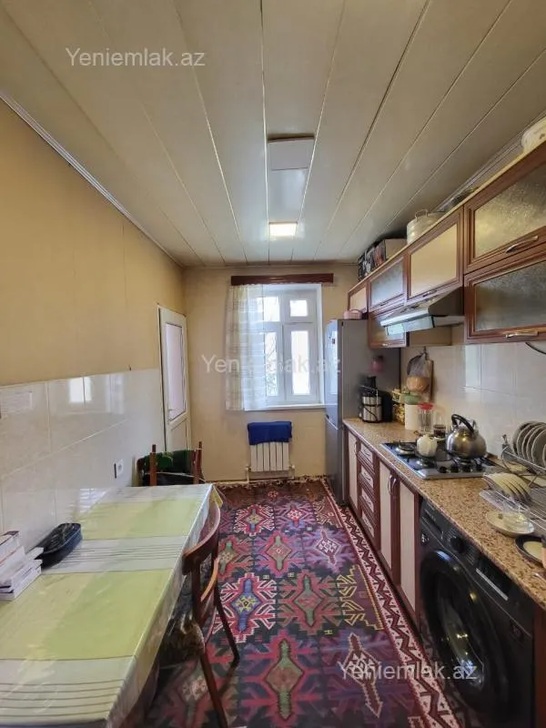 Satılır 4 otaqlı köhnə tikili 95 m²