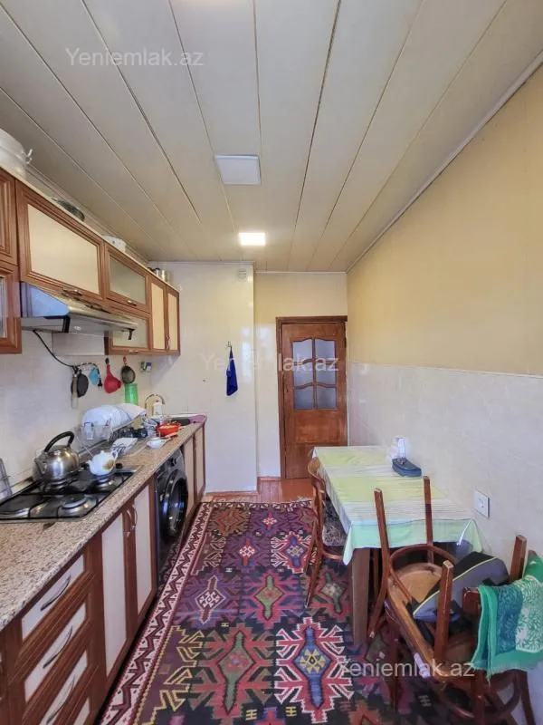 Satılır 4 otaqlı köhnə tikili 95 m²