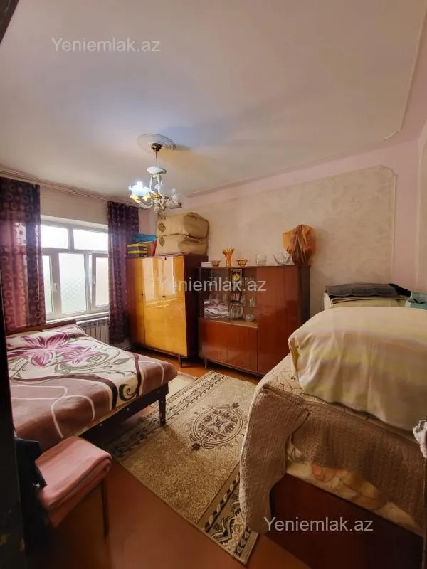 Satılır 4 otaqlı köhnə tikili 95 m²