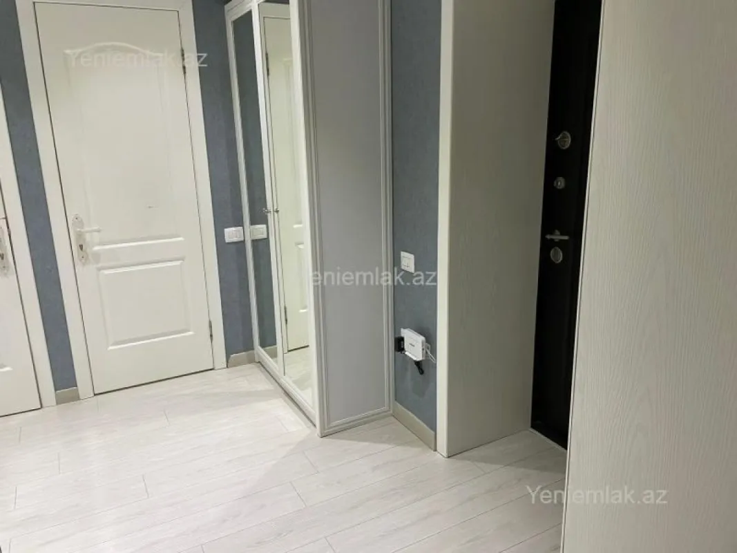 Satılır 2 otaqlı köhnə tikili 70.5 m²