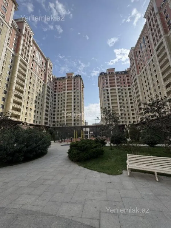 Satılır 4 otaqlı yeni tikili 185 m²