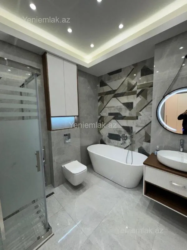 Satılır 4 otaqlı yeni tikili 185 m²