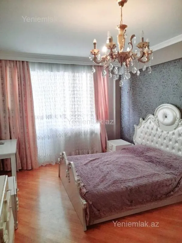 Satılır 4 otaqlı yeni tikili 130 m²