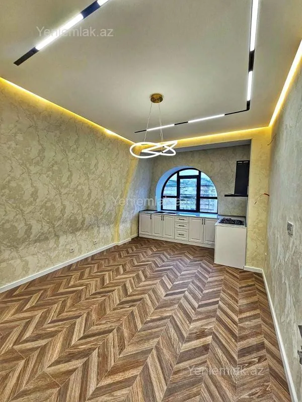 Satılır 2 otaqlı yeni tikili 60 m²