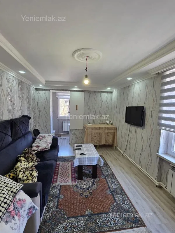 Satılır 1 otaqlı köhnə tikili 34 m²