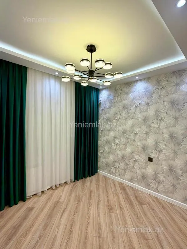 Satılır 3 otaqlı köhnə tikili 80 m²