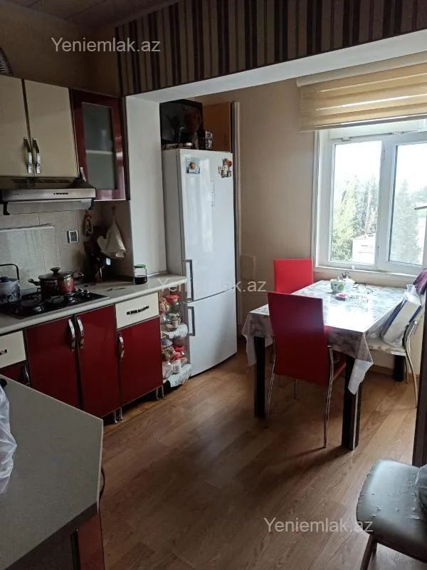 Satılır 3 otaqlı köhnə tikili 70 m²