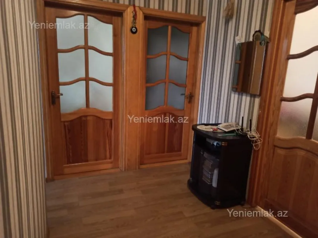 Satılır 3 otaqlı köhnə tikili 70 m²