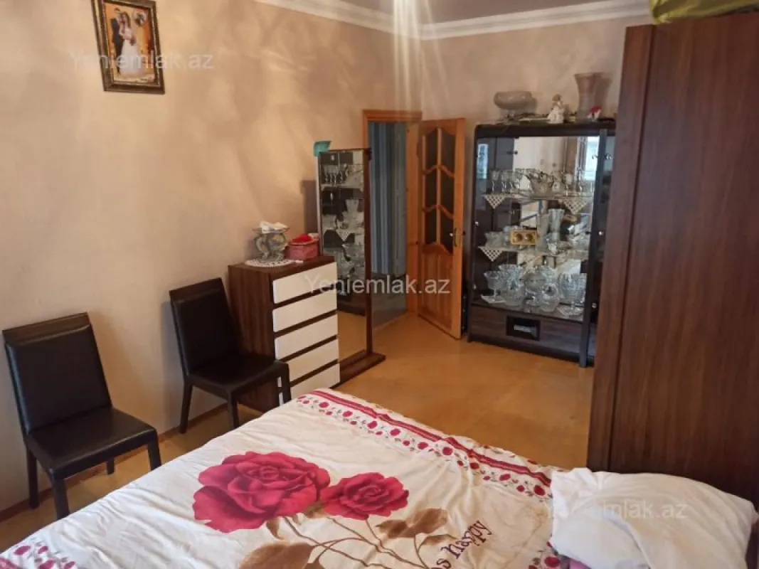 Satılır 3 otaqlı köhnə tikili 70 m²