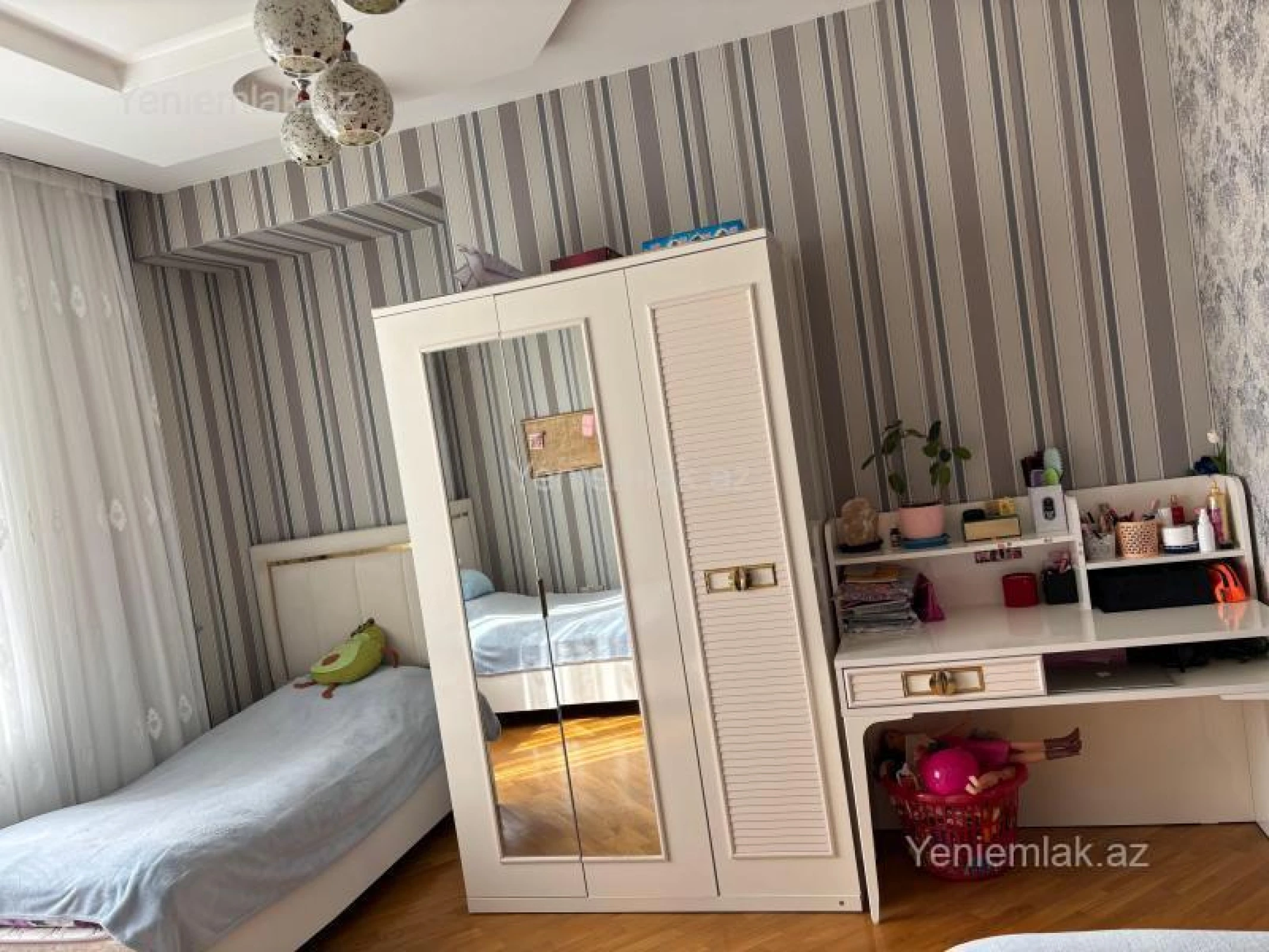 Satılır 3 otaqlı yeni tikili 135 m²