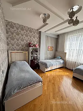 Satılır 3 otaqlı yeni tikili 135 m²