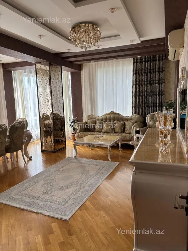 Satılır 3 otaqlı yeni tikili 135 m²