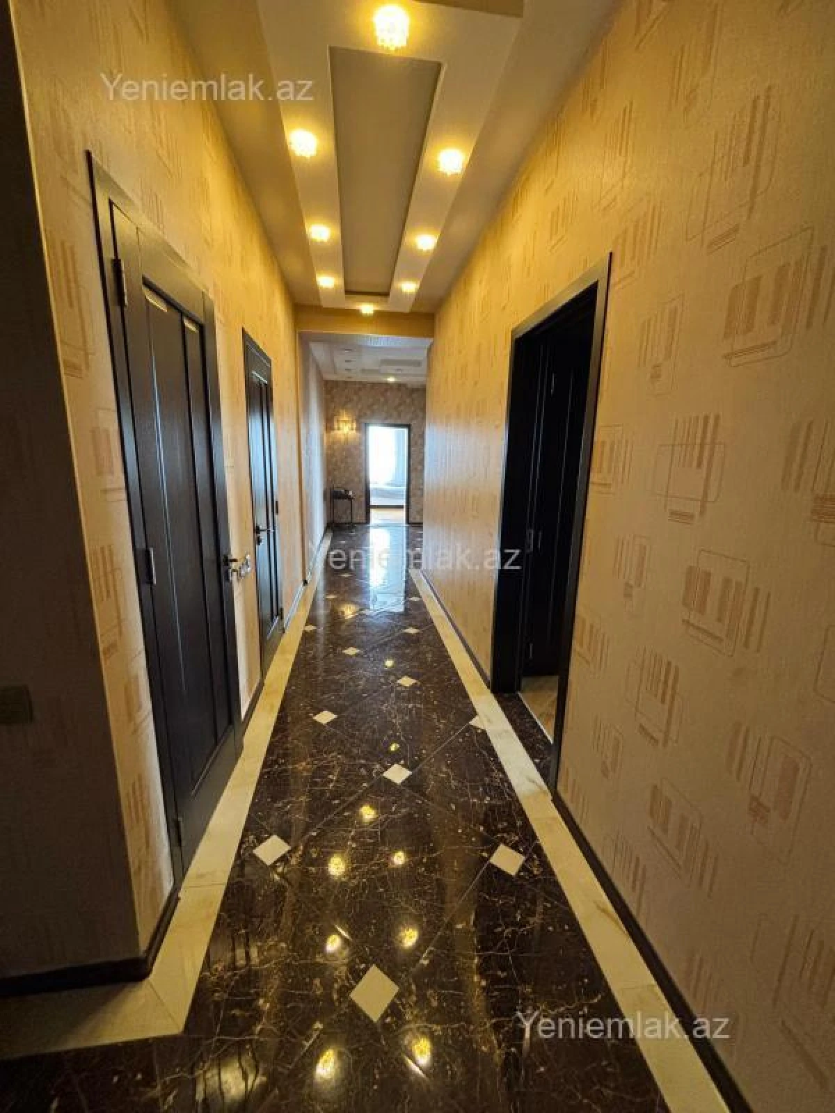 Satılır 3 otaqlı yeni tikili 135 m²