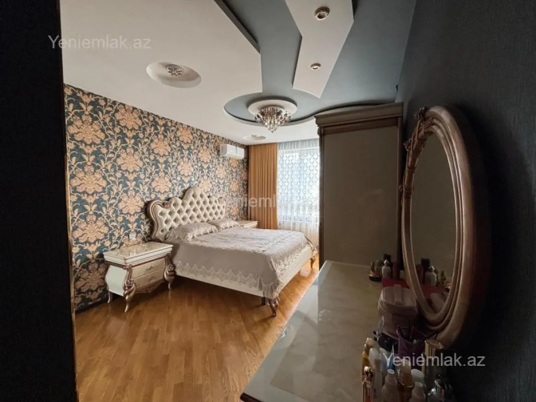 Satılır 3 otaqlı yeni tikili 135 m²