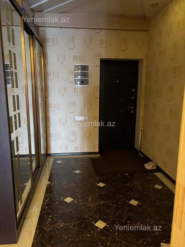 Satılır 3 otaqlı yeni tikili 135 m²