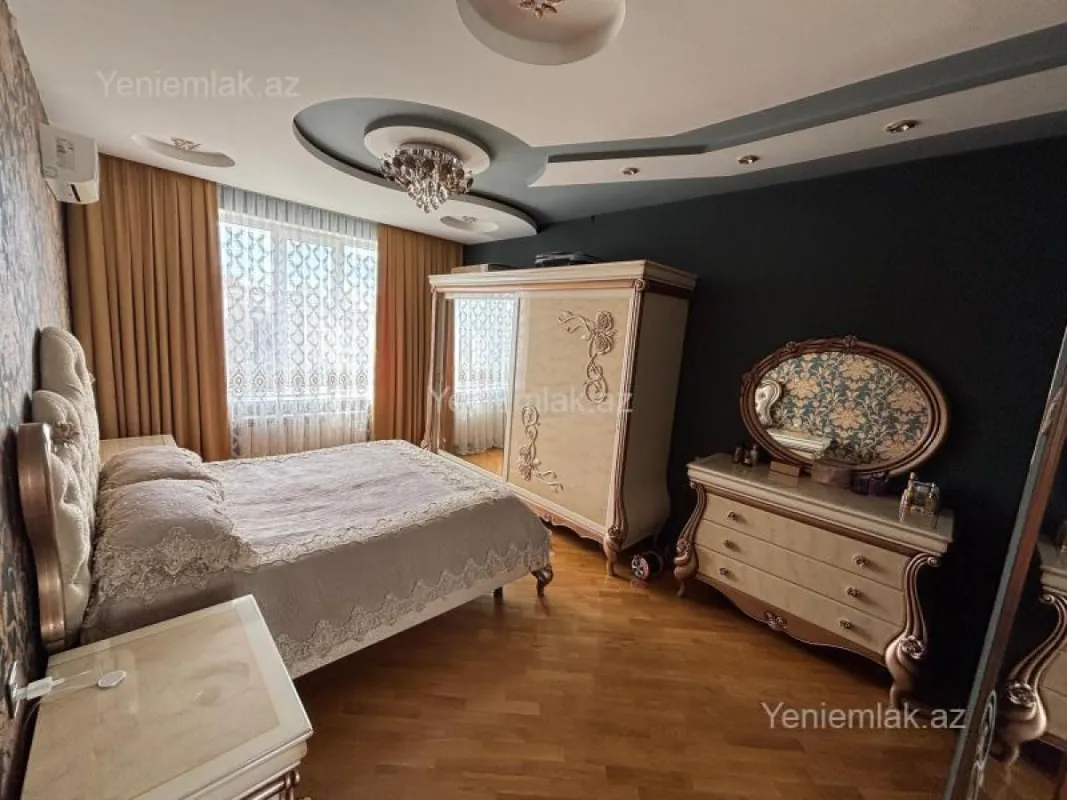 Satılır 3 otaqlı yeni tikili 135 m²