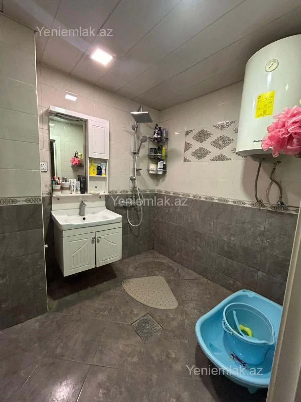 Satılır 3 otaqlı köhnə tikili 75 m²