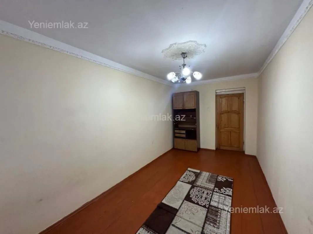 Satılır 3 otaqlı köhnə tikili 75 m²