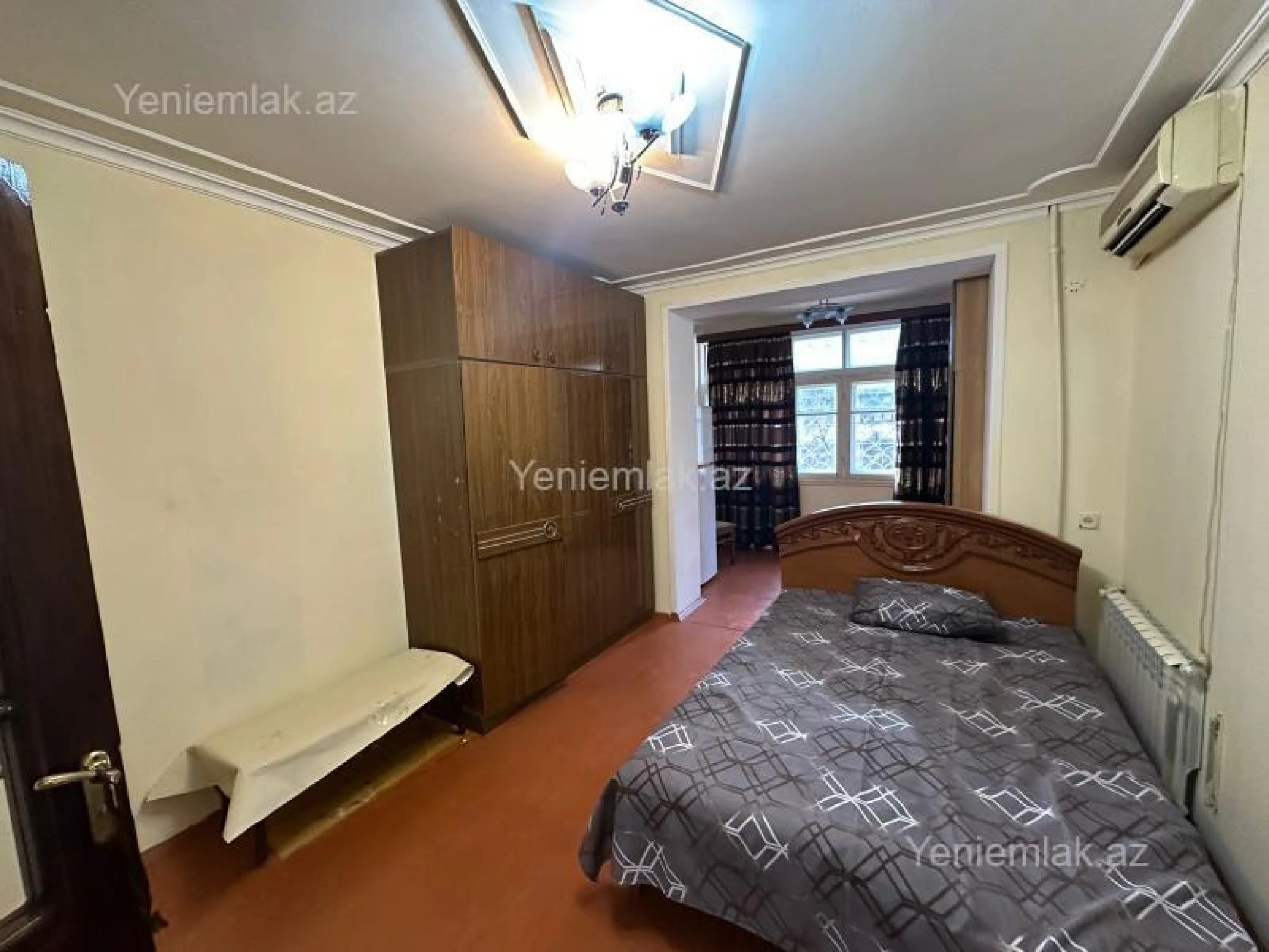 Satılır 3 otaqlı köhnə tikili 75 m²