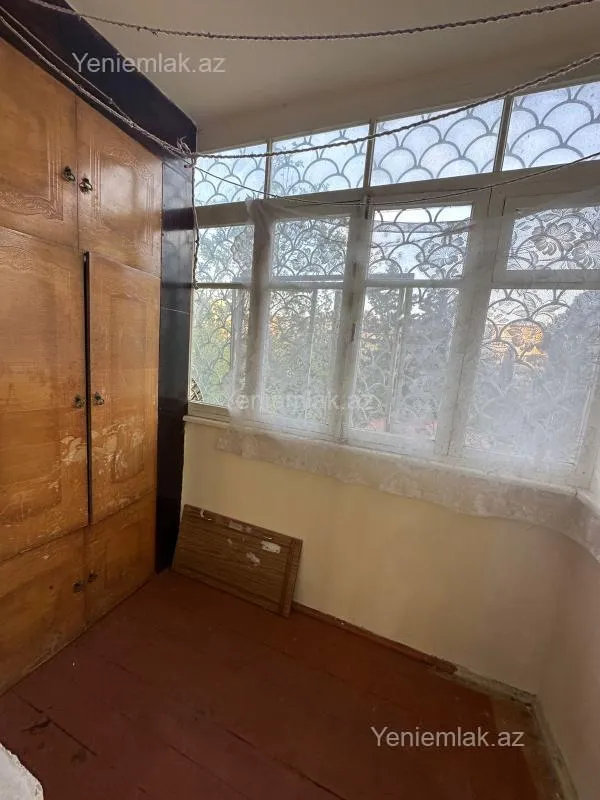 Satılır 3 otaqlı köhnə tikili 75 m²