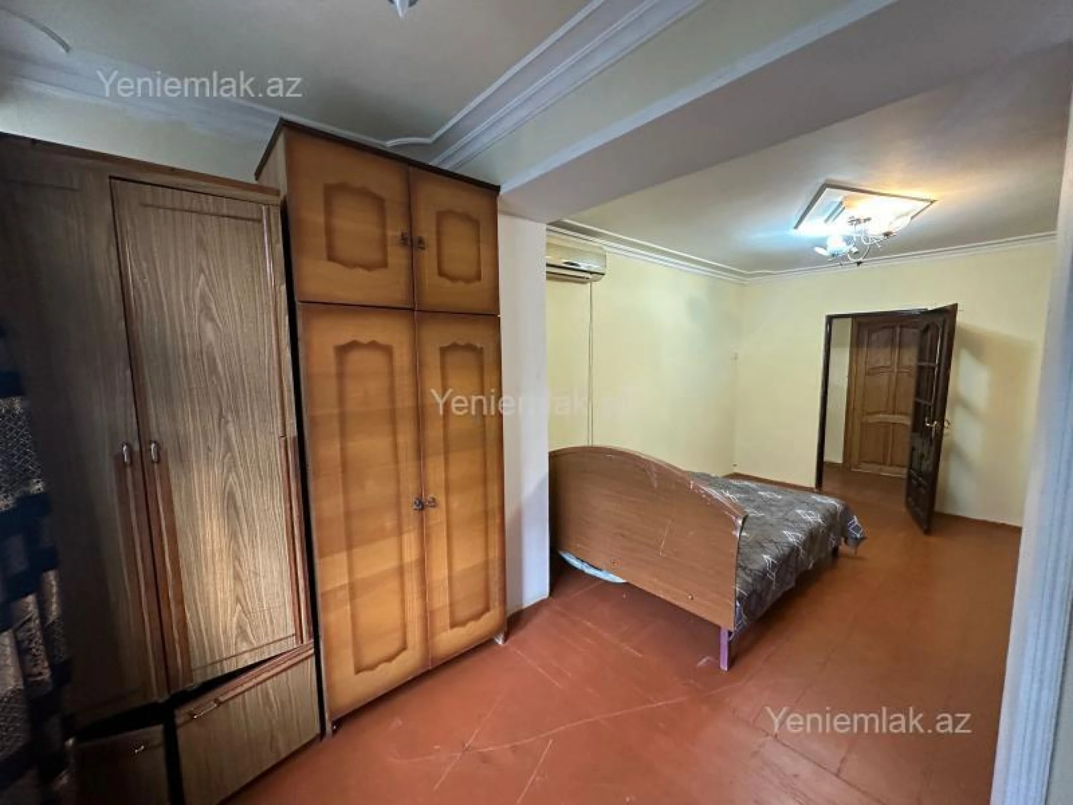 Satılır 3 otaqlı köhnə tikili 75 m²