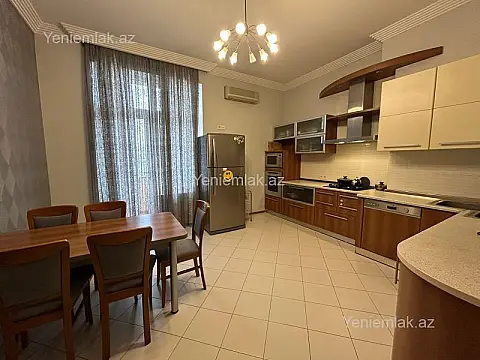 Satılır 4 otaqlı yeni tikili 175 m²