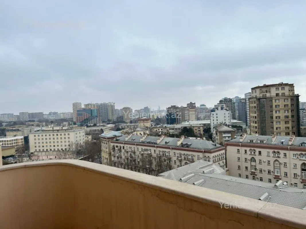 Satılır 4 otaqlı yeni tikili 175 m²