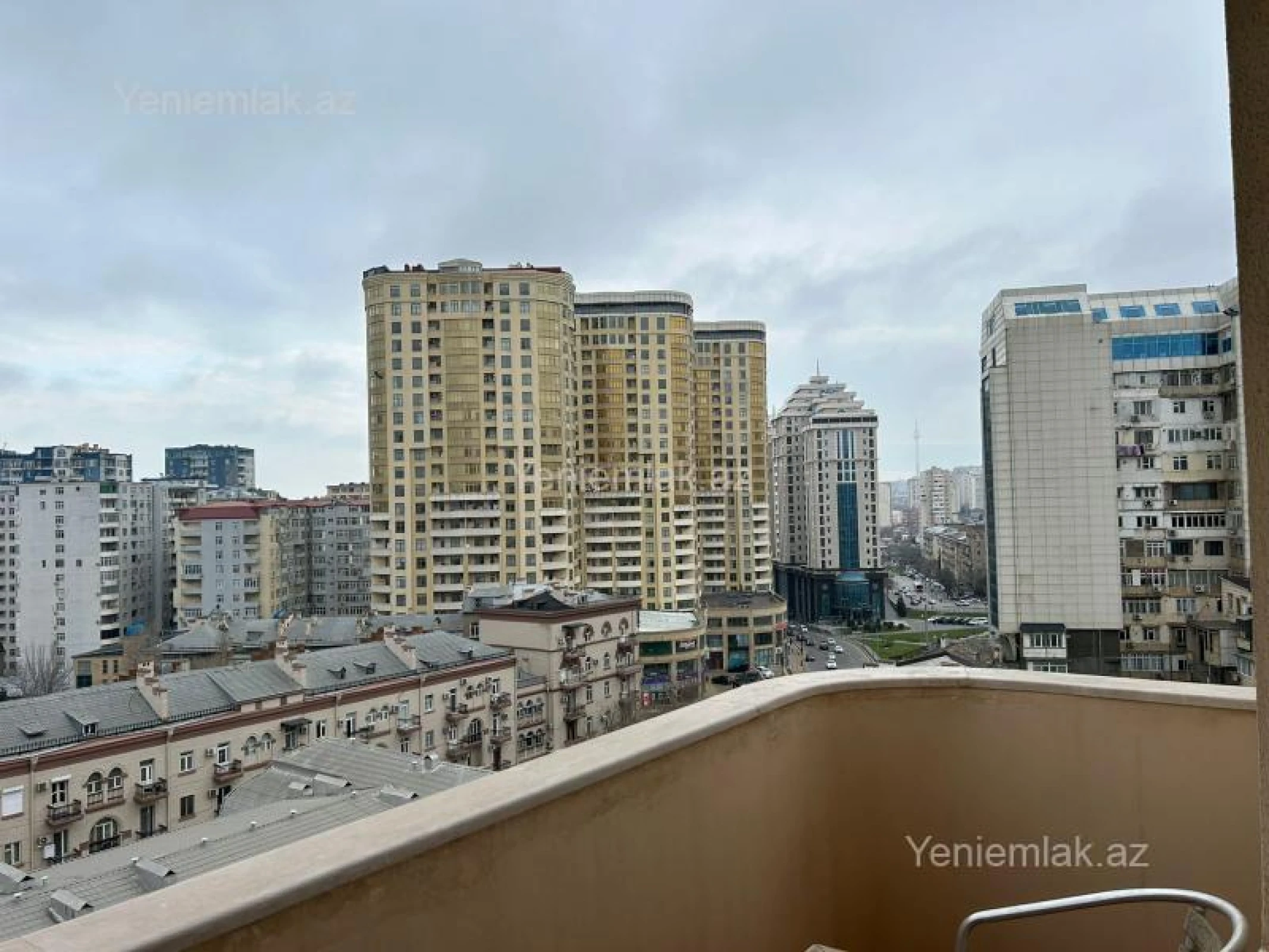 Satılır 4 otaqlı yeni tikili 175 m²