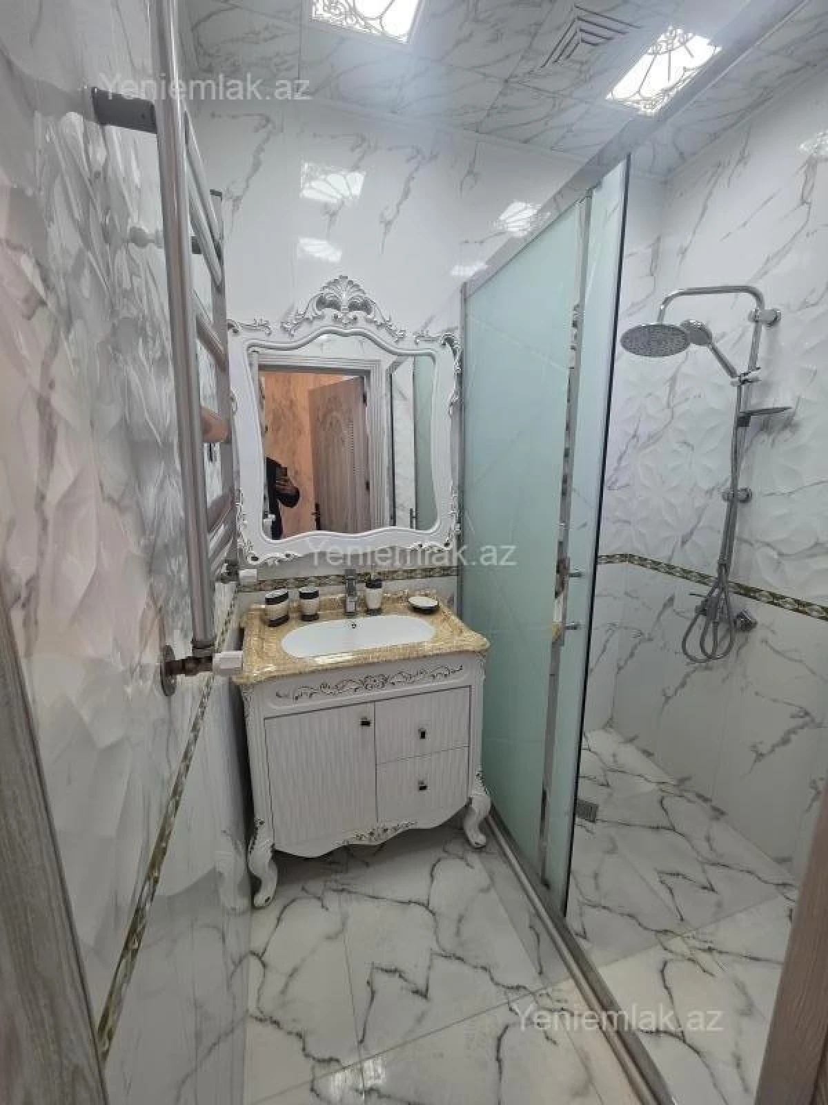 Satılır 2 otaqlı yeni tikili 72 m²