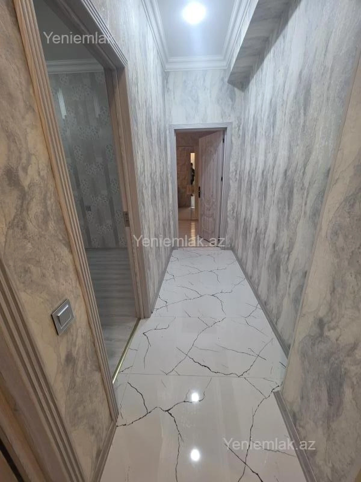 Satılır 2 otaqlı yeni tikili 72 m²