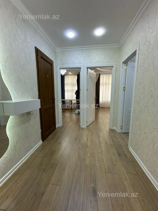 Satılır 2 otaqlı yeni tikili 60 m²