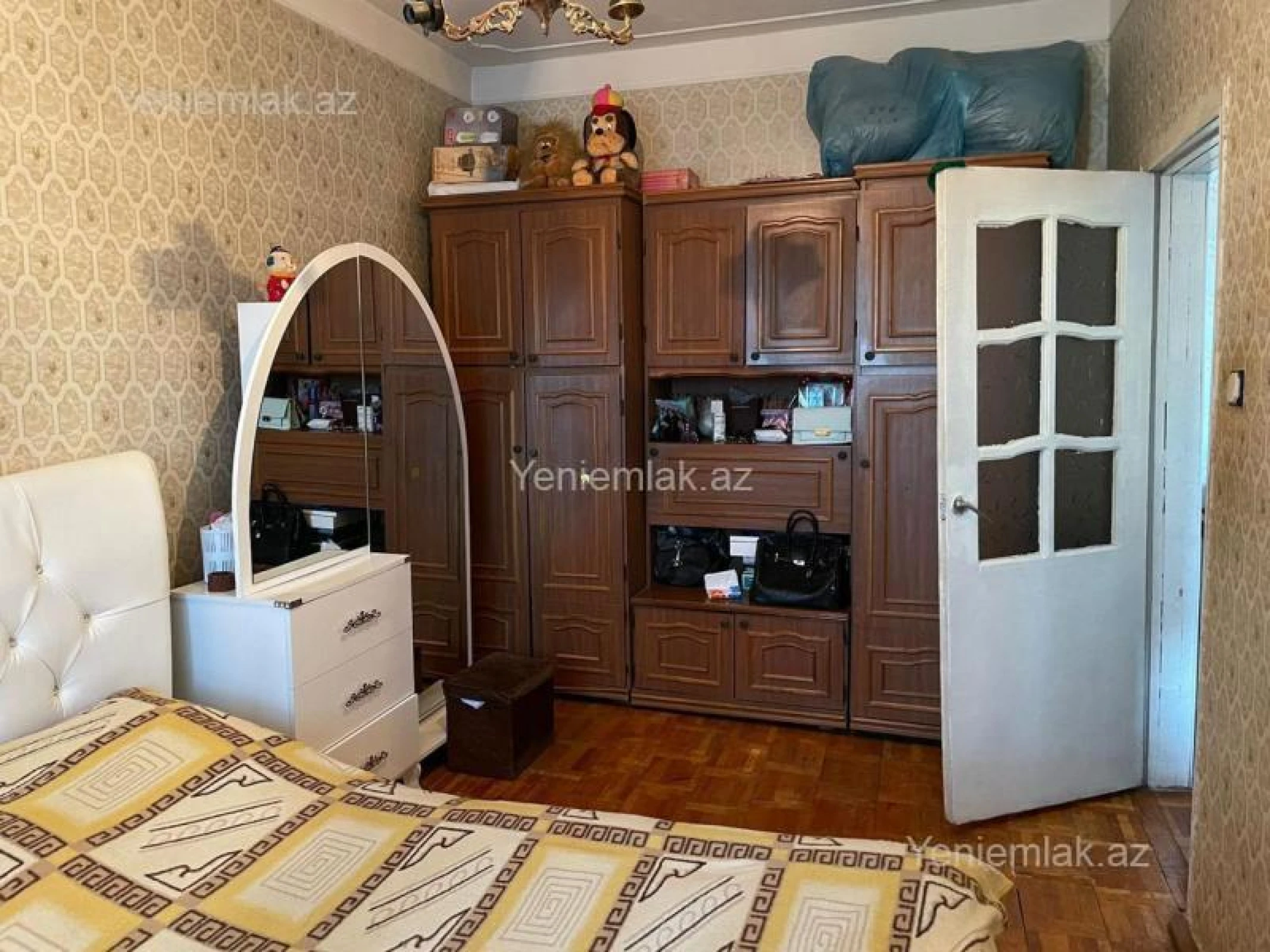Satılır 4 otaqlı köhnə tikili 95 m²