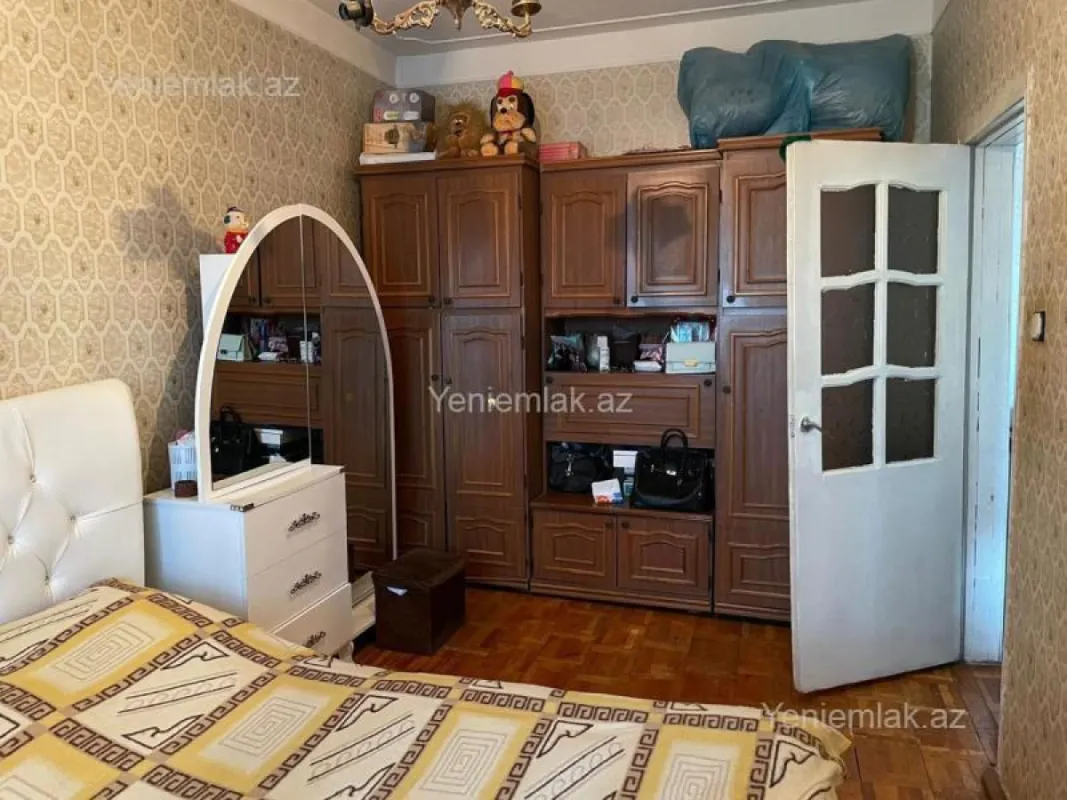 Satılır 4 otaqlı köhnə tikili 95 m²
