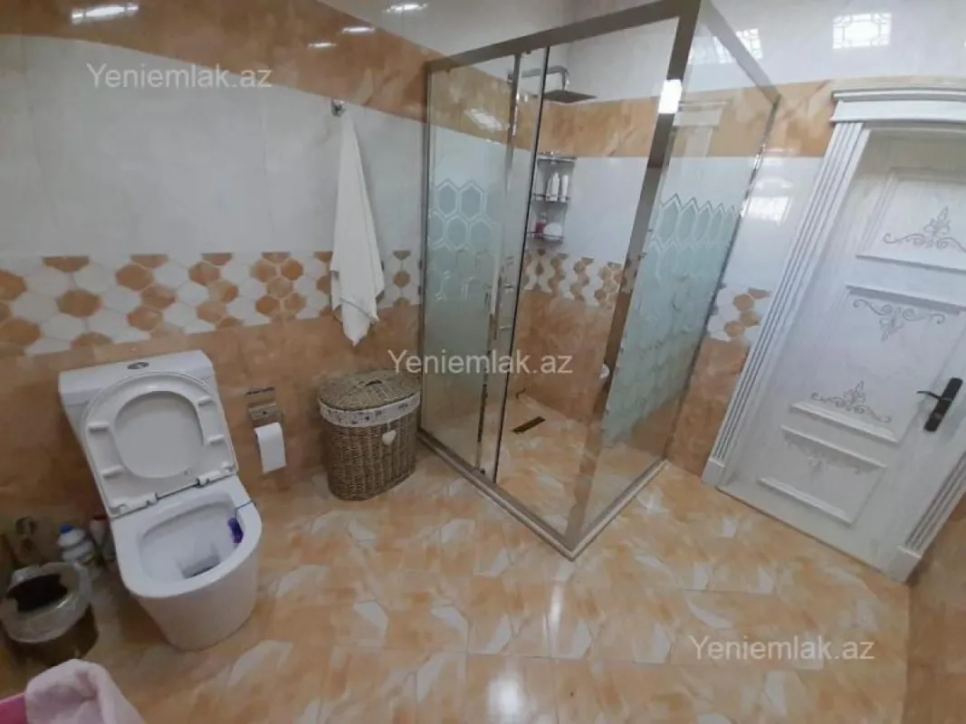 Satılır 6 otaqlı həyət evi 400 m²